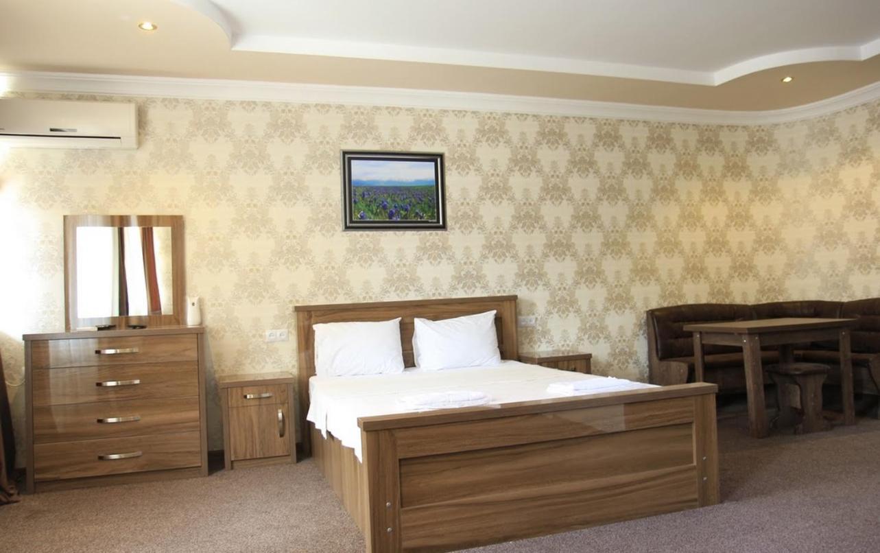 Royal Hotel Tbiliszi Kültér fotó