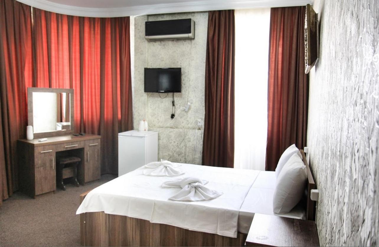 Royal Hotel Tbiliszi Kültér fotó