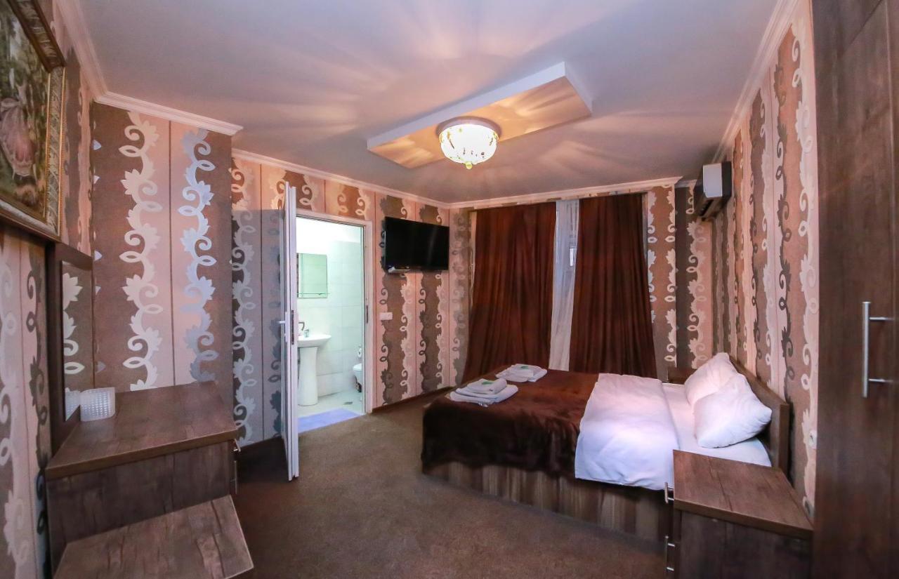 Royal Hotel Tbiliszi Kültér fotó