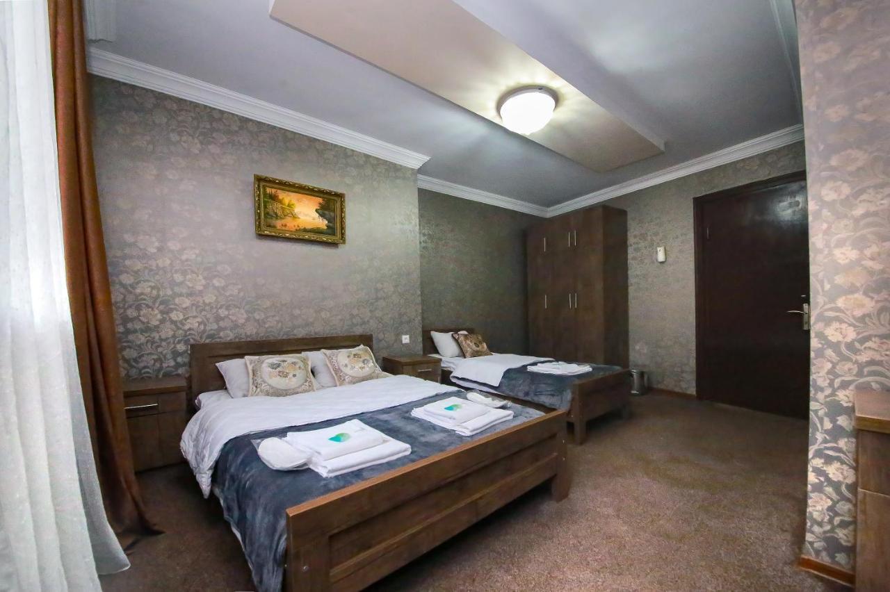 Royal Hotel Tbiliszi Kültér fotó