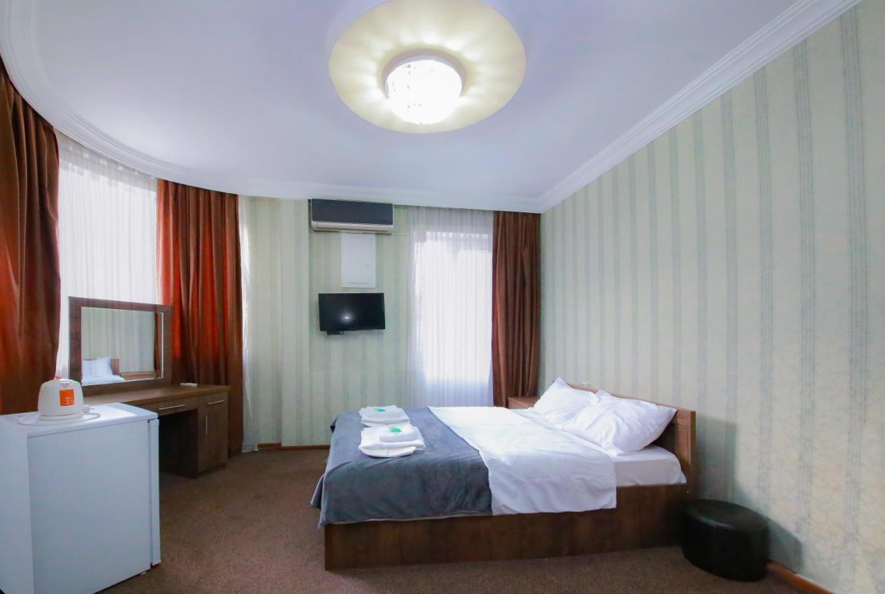 Royal Hotel Tbiliszi Kültér fotó