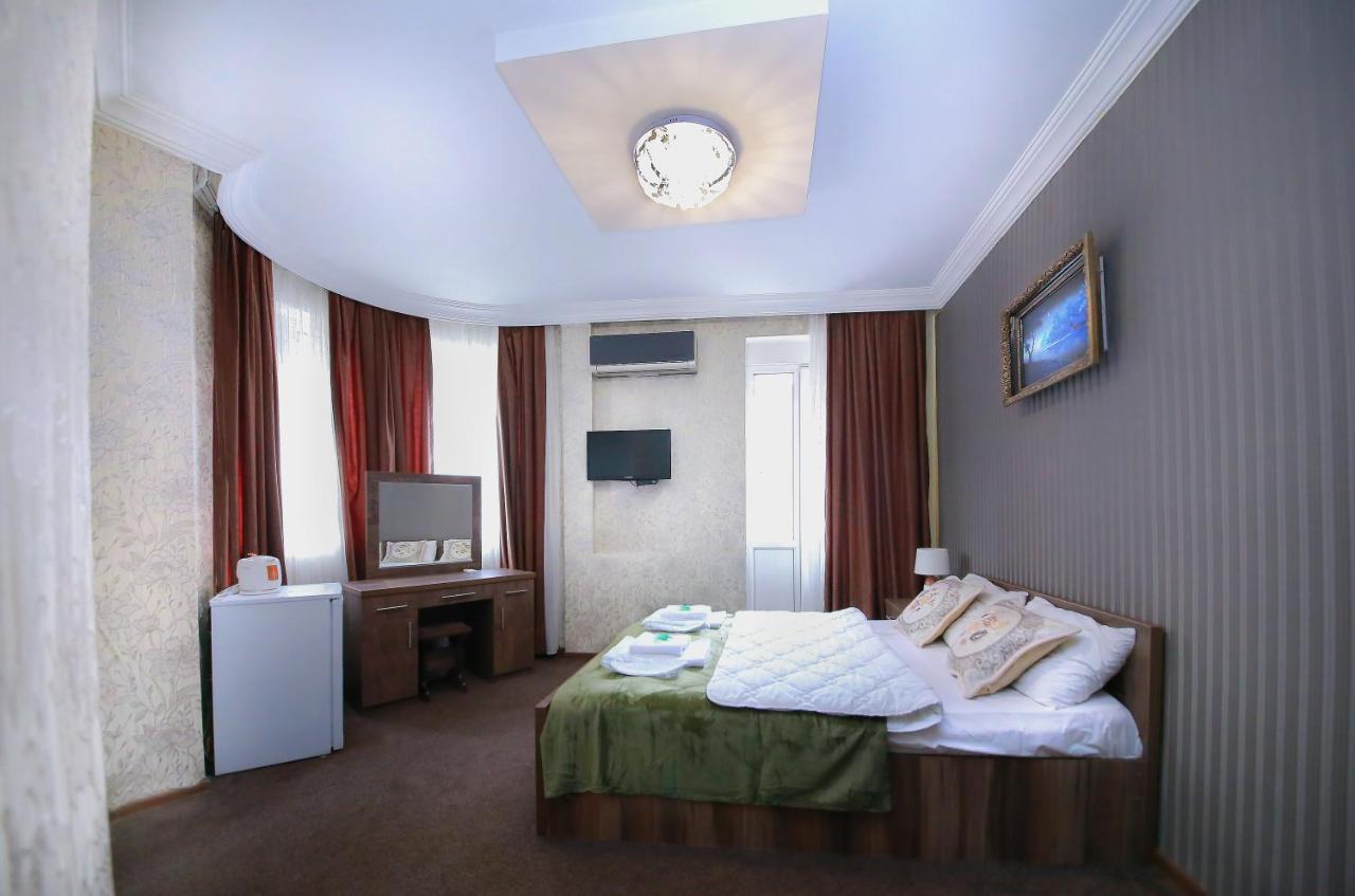 Royal Hotel Tbiliszi Kültér fotó