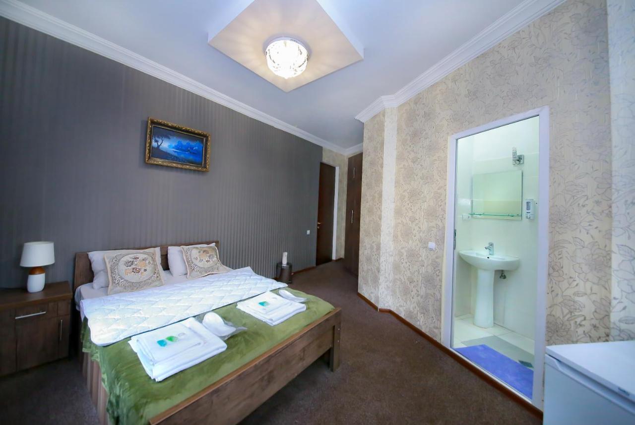 Royal Hotel Tbiliszi Kültér fotó