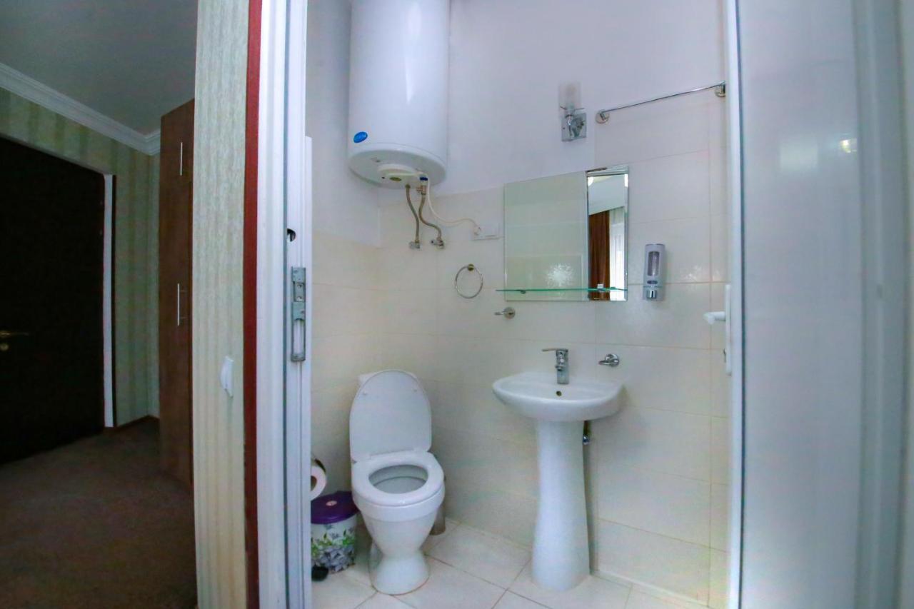 Royal Hotel Tbiliszi Kültér fotó
