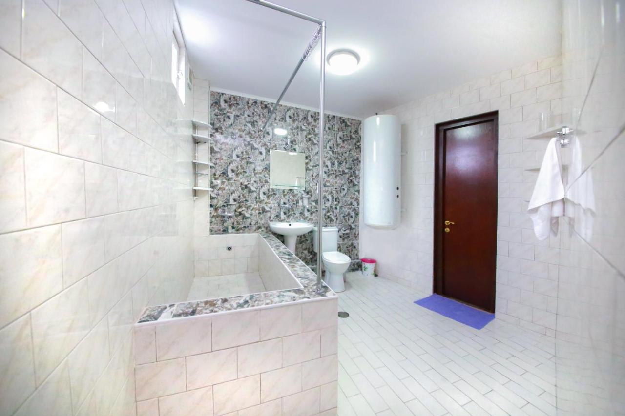 Royal Hotel Tbiliszi Kültér fotó