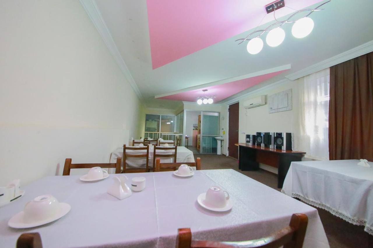 Royal Hotel Tbiliszi Kültér fotó