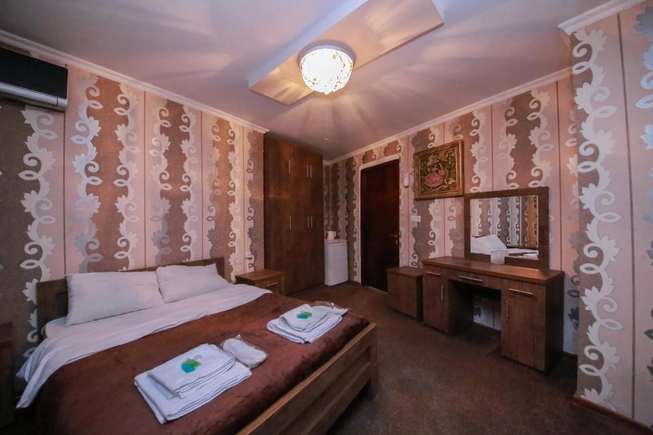 Royal Hotel Tbiliszi Kültér fotó